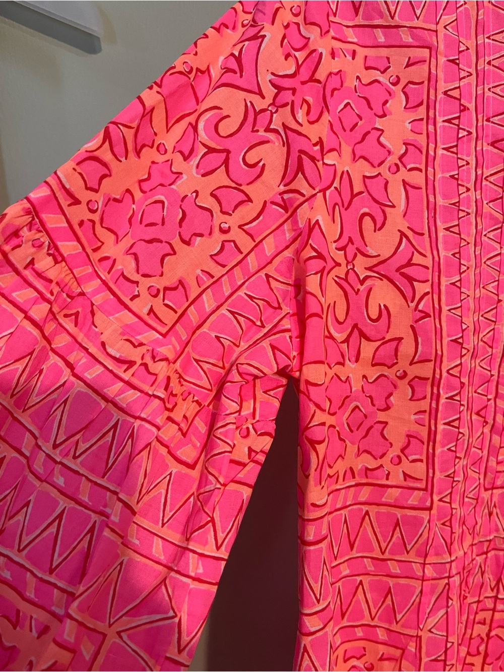 Vineyard vines Women’s Pink Printed Peasant Blouse with Tassel Tie - Picture 3 of 12